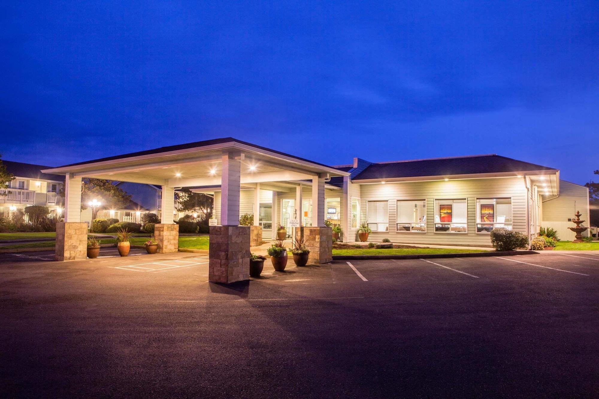 Best Western Inn At Face Rock Бандон Экстерьер фото